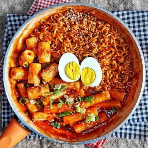 K Food, Food Obsession, Spicy Recipes, Cafe Food, Korean Food, Pretty Food, Food Cravings, I Love Food, Amazing Food