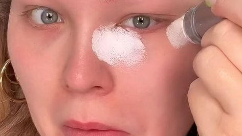 White Concealer Hack, White Concealer Makeup Looks, White Under Eye Makeup, Pale Concealer, White Concealer, 00s Aesthetic, Natural Concealer, Under Eye Makeup, Makeup Secret