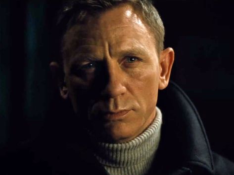 SWEATERS: N. Peal James Bond Spectre Style, Craig Daniel, Daniel Craig Spectre, Bond Spectre, Craig Bond, James Bond Spectre, Daniel Craig 007, Daniel Graig, In Spectre