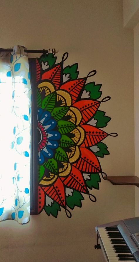 Wall Pillar Painting Ideas, Wall Side Rangoli Designs, Side Wall Rangoli Designs, Pillar Painting Ideas, Mandala Wall Painting, Mandala On Wall, Jagannath Painting, Deco Hippie, Easy Wall Painting