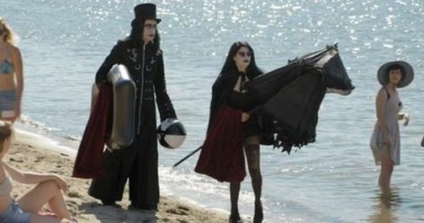 Beach Goth, Literature Humor, Goth Subculture, Summer Goth, Beach Events, Pretty When You Cry, Love My Body, Emo Goth, Photo Outfit