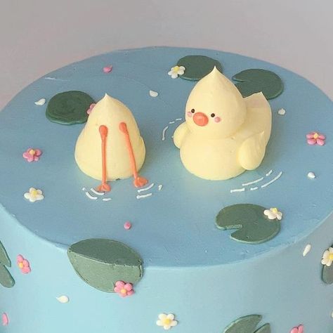 Duckie Birthday Cake, Ducky Birthday Cake, Duck Bento Cake, Cake Idea For Girl, Duck Pond Cake, Birthday Cake Duck, Duck Theme Cake, Cute Duck Cake, Bento Pasta