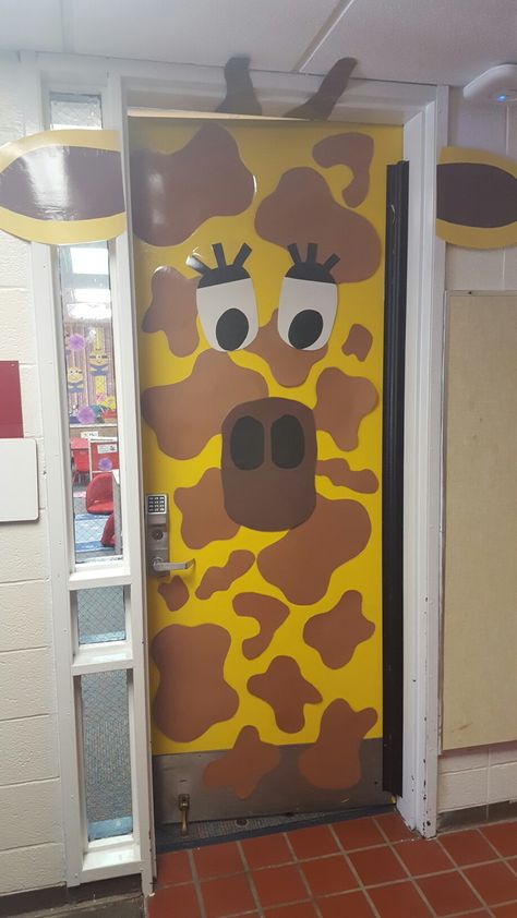 Giraffe Bulletin Board, Jungle Preschool, Camp Kindergarten, Jungle Theme Classroom Decorations, Family Bulletin Boards, Teacher Door Decorations, Preschool Door, Homecoming 2022, Door Bulletin Boards