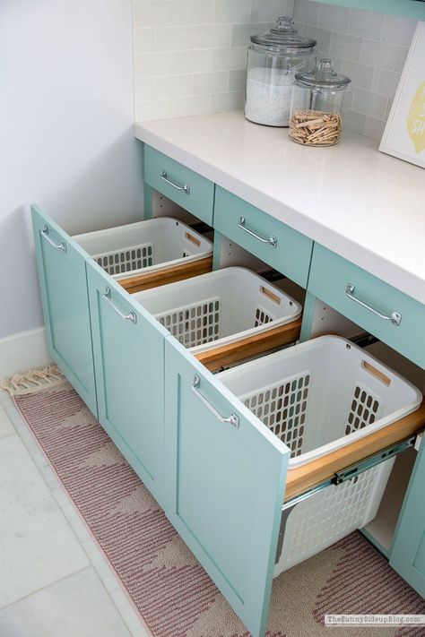 Pull Out Cabinets, House Laundry Room, Desain Pantry, Dream Laundry Room, Build Furniture, Laundry Room Layouts, Laundry Room Renovation, Modern Laundry Rooms, Decor Ikea