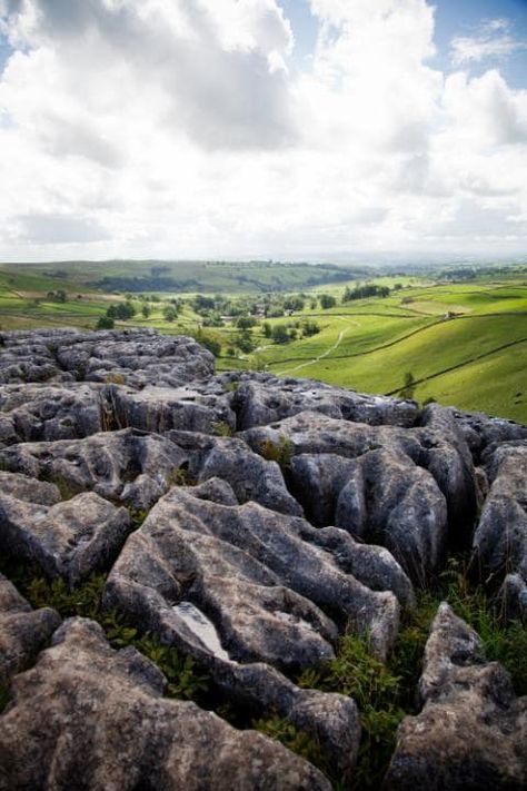 Malham Cove, Counties Of England, Places In England, Yorkshire Uk, The Great Escape, Yorkshire Dales, Yorkshire England, Rural Landscape, Uk Travel