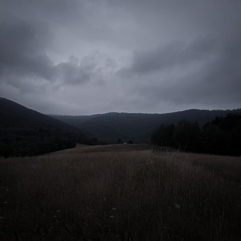 Dark aesthetic/mountains/landscape/field Dark Field Photography, Grunge Landscape, Dark Flower Field, Field Aesthetic Dark, L Pad Backgrounds, L Pad Wallpapers Aesthetic, Dark Field Aesthetic, Dark Farm Aesthetic, Dark Mountain Aesthetic