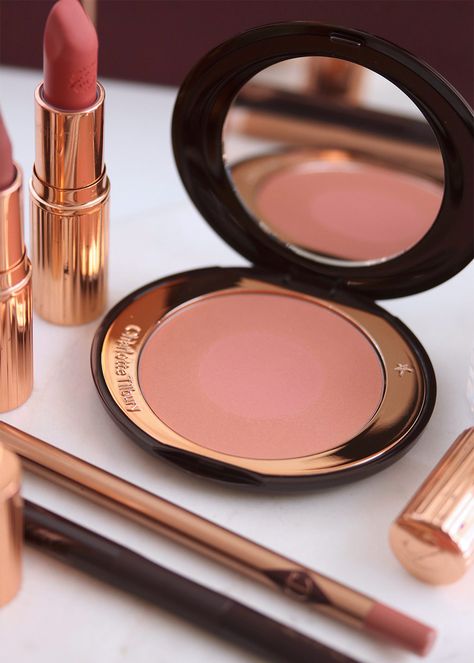 Blusher Aesthetic, Charlotte Tilbury Cheek To Chic, Koleksi Makeup, Flatlay Makeup, Charlotte Tilbury Makeup, Sephora Sale, Makeup And Beauty Blog, Makeup Store, Beauty Products Photography