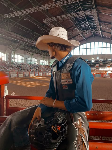 Bullrider Aesthetic, Blonde Country Boy, Bull Rider Aesthetic, Country Boy Aesthetic, Blonde Cowboy, Cute Cowboys, Country Boy Outfits, Hot Cowboy, Summer Cowboy