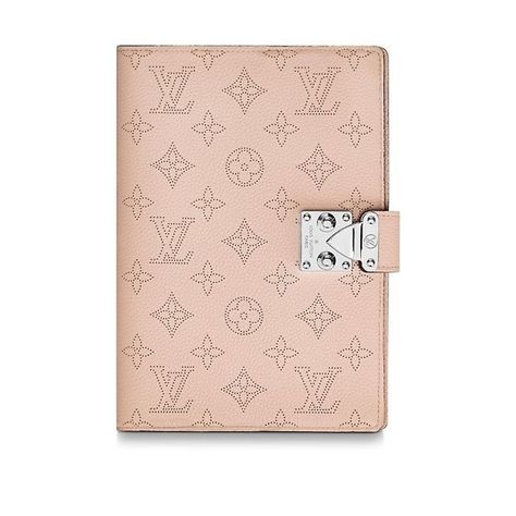 ISO Louis Vuitton Mahina Paul Notebook cover Louis Vuitton Notebook, Louis Vuitton Planner, Women Louis Vuitton, Organization Bullet Journal, Louis Vuitton Agenda, Louis Vuitton Travel, Louis Vuitton Store, Louis Vuitton Official Website, Leather Books