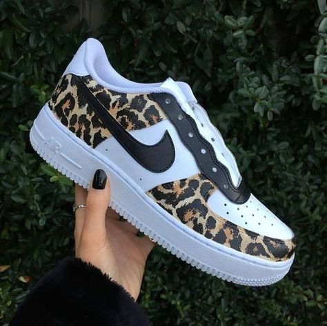 Cheetah Nikes, Af1 Nike, Custom Sneakers Diy, Air Force Shoes, Custom Painted Shoes, Pretty Shoes Sneakers, Shoes Sneakers Jordans, Custom Air Force 1, Nike Air Shoes