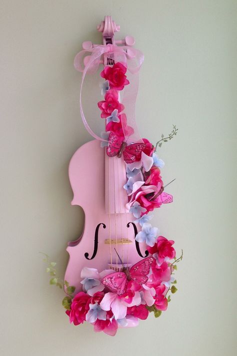 Embellished Violin....Possible room idea? Violin Decoration, Pink Violin, Melody Aesthetic, Violin Art, Violin Design, Letter Photography, Instruments Art, Diy Crafts Love, Pretty Crafts