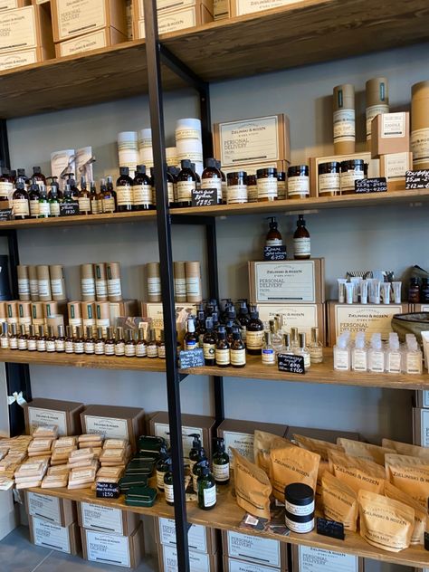 Small Space Apothecary, Herbal Store Design, Incense Display Retail, Jewelry Retail Display, Apothecary Furniture, Organic Boutique, Apothecary Store, Perfume Shelf, Apothecary Shoppe