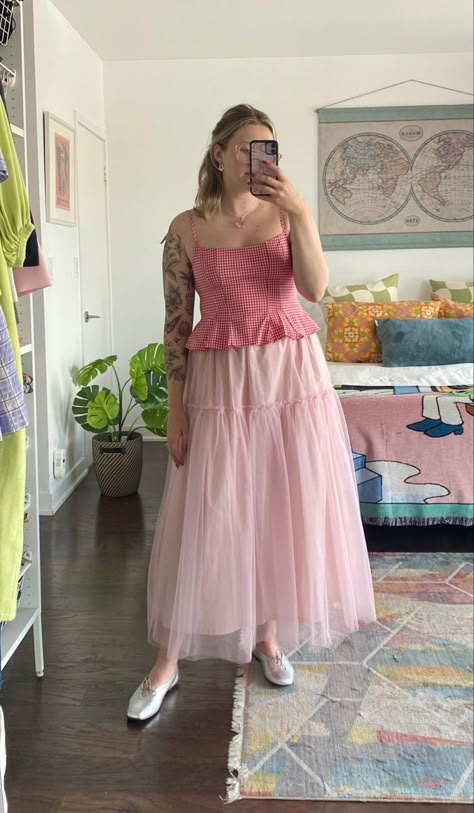 silver flats pink tulle skirt outfit Tulle Skirt Styling, Long Pink Skirt Outfit, Patterned Skirt Outfit, Pink And Silver Outfit, Pink Flats Outfit, Silver Flats Outfit, Pink Midi Skirt Outfit, Pink Tulle Skirt Outfit, Pink Skirt Outfit Ideas