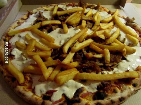 I heard you like kebab? I present to you a Swedish kebab pizza Kebab Pizza, Lettuce Burgers, American Pizza, Loaded Fries, Norwegian Food, Large Pizza, Blue Berry Muffins, Pizza Recipes, Chicken Burgers