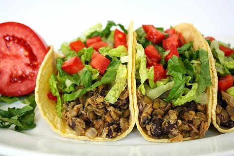 The Garden Grazer: Black Bean Lentil Tacos Super yummy with 1 cup corn salsa subbed for the salsa + broth Black Bean Lentil, Vegan Lentil Recipes, Garden Grazer, Lentil Tacos, Vegan Mexican Recipes, Vegan Mexican, Lentil Recipes, Plant Based Eating, Meatless Meals