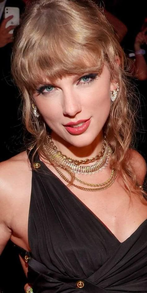 Taylor Swift New, Estilo Taylor Swift, Swift Photo, All About Taylor Swift, Taylor Swift Cute, Taylor Swift Red, Mother Is Mothering, Tina Turner, Taylor Swift Wallpaper