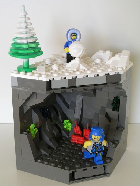 Lego Power miners cave | Flickr - Photo Sharing! Lego Cave Ideas, Lego Underground, Lego Cave, Lego Mountain, Lego Garden, Lego Power Miners, Lego Bins, Lego Winter Village, Lego Winter