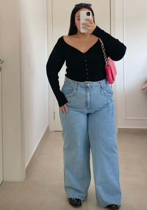 Outfit Inspo Large Size, High Waisted Jeans Plus Size, Everyday Outfits Midsize, Plus Size Girly Outfits, Aesthetic Clothes Plus Size, Aesthetic Plus Size Outfits, Plus Size Outfits Aesthetic, Plus Size Aesthetic Outfits, Chubby Girl Outfits