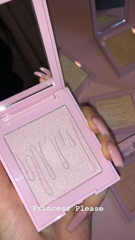 Kylie Makeup, Kyle Jenner, Makeup Wishlist, Makeup Highlighter, Kylie Cosmetic, Fancy Makeup, Looks Party, Pink Girly Things, Body Makeup