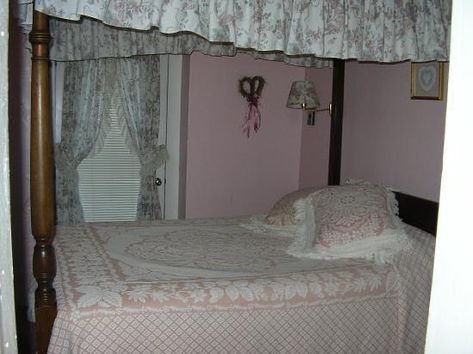 Rooms Decoration, Mia 3, Grandmas House, Pink Walls, Creepy Cute, Dream Bedroom, Bedroom Inspo, My New Room, Dream Room