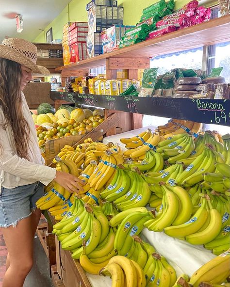 Banana farmers market coastal Banana Stand, Farmers Market, Farmer, Japan, Marketing