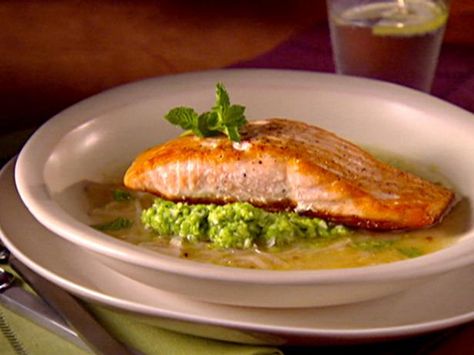 Pea Puree, Food Net, Giada De Laurentiis, Pureed Food Recipes, Cooking Channel, Seafood Dishes, Mediterranean Recipes, Salmon Recipes, Food Network