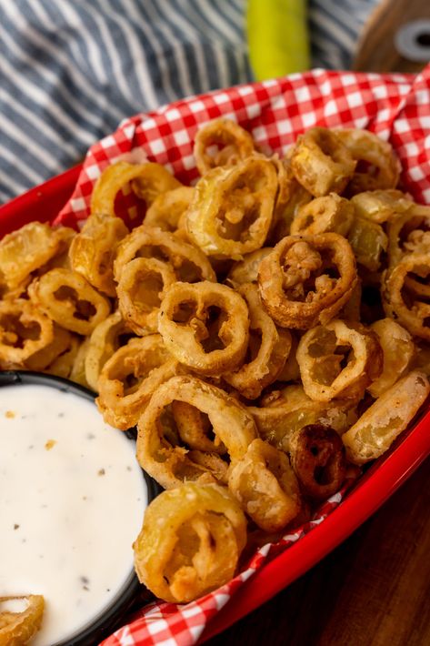 Fried Banana Peppers Fried Banana Peppers, Banana Pepper Rings, Pepper Rings, Banana Peppers, Fried Bananas, Breakfast And Brunch, Stuffed Banana Peppers, Finger Food Appetizers, Party Food Appetizers