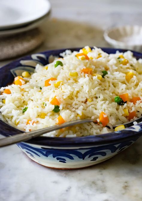 Mexican White Rice, White Rice Recipes, Homemade Chicken Stock, Recipes Authentic, College Meals, Red Rice, Easy Casserole Recipes, Peppers Recipes, Easy Casserole