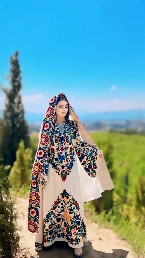 Tajik Clothes, Tajikistan Dress, Traditional Iranian Clothing, Persian Clothes, Afghanistan Clothes, Iranian Clothes, Persian Dress, National Geographic Photography, World Cultures