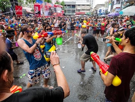 Thailand enters summer at the beginning of March. The temperature goes up to 38 celsius, which sometimes feels like 46 celsius. The most well-known festival, SongKran Festival or Water Festival, is in mid April... However, do you know that Thai people also like to eat hot food and very spicy food in summer? When it is hot, we need more heat! #thaifood #rice #lionbrandrice #sydneyfood #sydneyeats #melbournefood #perthfood #brisbanefood #instafood #food Tofu Sauce, Boat Noodle, Water Festival, Pink Sauce, Spicy Dipping Sauce, Crispy Wonton, Songkran Festival, Fish Ball, Melbourne Food