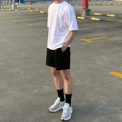 Mens Shorts Outfits, Trendy Boy Outfits, Mens Casual Outfits Summer, Mens Trendy Outfits, Street Style Outfits Men, Men Stylish Dress, Mens Casual Dress Outfits, Guys Clothing Styles, Mens Outfit Inspiration