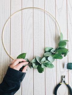 Gold Ring Wreath Diy, How To Make A Eucalyptus Wreath, Wreath Ring Ideas, Diy Metal Wreath, Ring Wreath Diy, Metal Wreath Ideas, Gold Ring Wreath, Holiday Wreaths Diy Christmas, Candy Bar Comunion