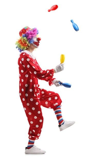 Clown Juggling, Juggling Clown, Clown Photos, Clown Images, Bowling Pins, Human Poses Reference, Human Poses, Diy Canvas Art Painting, Juggling