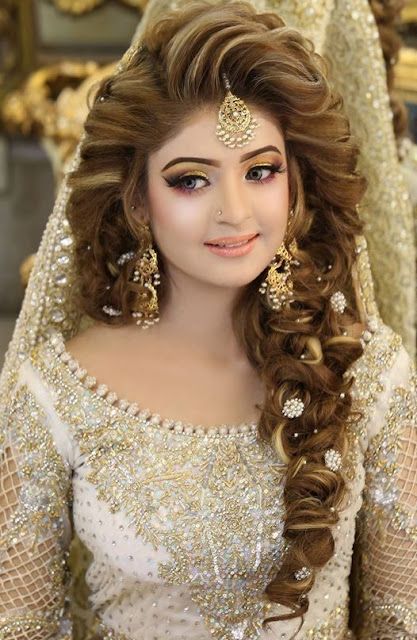 Pakistani Bridal Hairstyles, Indian Wardrobe, Bridal Blouses, Bridal Makeup Images, Bridal Makeover, Latest Bridal Dresses, Hijab Bride, Indian Bridal Hairstyles, Braut Make-up