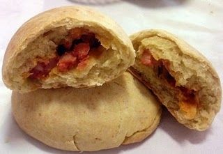 Portuguese chorizo as ingredient in tasty, freshly baked bread rolls. Any foodie should try this easy recipe with chorizo from The Sauce. http://www.wearethesauce.com/ These bread rolls are a great treat or food gift for a party or as a simple gourmet food for travelling or a great picnic. Picnic Food List, Picnic Party Food, Perfect Picnic Food, Healthy Picnic Foods, Easy Picnic Food, Picnic Sandwiches, Picnic Snacks, Chorizo Recipes, Bread Rolls Recipe