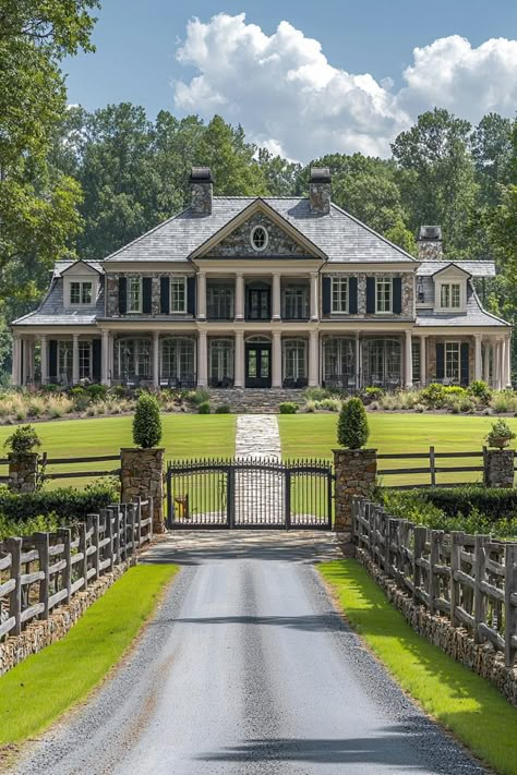 Country Style Mansion, Farm Mansion, House Front Ideas, House With Wrap Around Porch, Florida Farmhouse, Classic House Plans, Old Southern Homes, Fabulous Homes, Classic Mansion