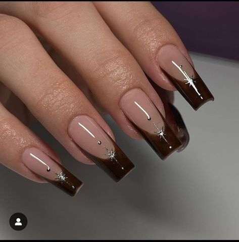 Nail Designs Fall/winter, Brown French Tip With Gold, Brown Acrylic Nails Square, Non French Tip Nails, Brown French Tip Nails Short, Unique Square Nails, Fall French Tips Square, Brown And Silver Nails, Emerald Nail Ideas