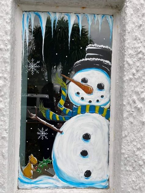 Winter Window Art Easy, Christmas Drawing On Window, Christmas Painting Window, Winter Painting On Window, Christmas Door Painting Ideas, Window Paintings Christmas, Christmas Glass Door Painting Ideas, Christmas Mirror Painting Ideas, Christmas Mural Ideas