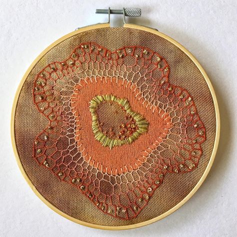 Mirjam Gielen Textile Artist (@mirjamtextiles) • Instagram photos and videos Feather Embroidery, Clothes Embroidery Diy, Abstract Embroidery, Textiles Projects, Types Of Embroidery, Being Creative, Textile Artist, Creative Mind, Embroidery Hoop Art