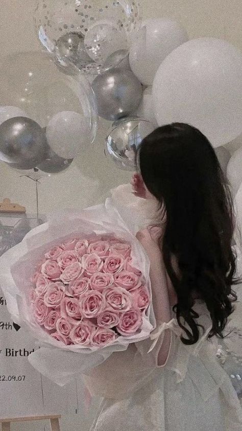 Capcut Edit, Edit Wallpaper, Simple Birthday Decorations, Edit Capcut, Cute Birthday Pictures, Aesthetic Rings, Cute Birthday Ideas, Dream Photography, Elegant Girl