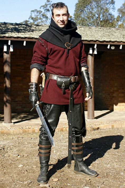 Ren Faire Costume, Medieval Clothes, Fair Outfits, Larp Costume, Leather Armor, Medieval Costume, Medieval Clothing, Fantasy Costumes, Medieval Fashion