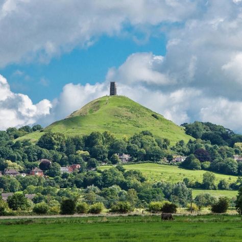 Glastonbury England, Glastonbury Abbey, Mists Of Avalon, Glastonbury Tor, Somerset England, Solar Plexus Chakra, King Arthur, Solar Plexus, Crystal Grid