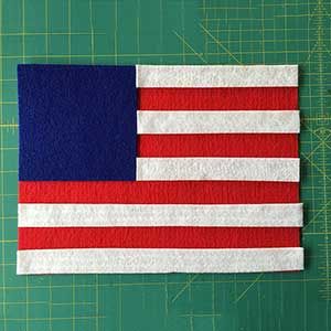 Felt Flag, Felt Story, Flag Diy, California Flag, Fourth Of July Decorations, Felt Stories, Star Spangled Banner, Patriotic Crafts, Flag Day