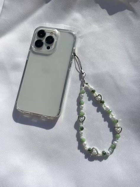 Charms For Phone Cases, Phone Chain Beads Aesthetic, Crystal Phone Charm, Phone Cases With Charms, Cute Phone Accessories, Phone Beads Chain, Phone Accessories Beads, Phone Case With Charms, How To Make Phone Charms