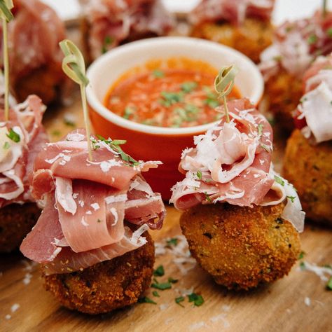 Filet Mignon Chorizo, One Bite Appetizers, Risotto Balls, Arancini Recipe, Italian Appetizer, Prosciutto Wrapped Asparagus, Italian Appetizers, 52 Weeks, Croquettes