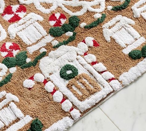 Christmas Bath Towels & Bath Linens | Pottery Barn Gingerbread House Inspo, Pottery Barn Christmas Decor, Christmas Bath Towels, Room Decor Furniture, Woman Costumes, Pottery Barn Christmas, I Smell Snow, Decorating Room, Christmas Rug