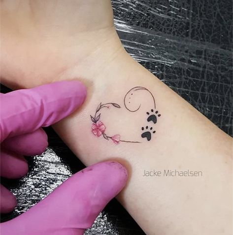 Family First Tattoo, Dog Memorial Tattoos, Pawprint Tattoo, Dog Paw Tattoo, Paw Tattoo, Irezumi Tattoos, Small Wrist Tattoos, Memorial Tattoos, Subtle Tattoos