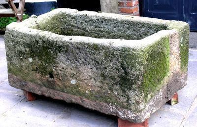 Large Stone trough with mossy accents. Easy DIY Hypertufa Projects | The Garden Glove Trough Planters, Concrete Crafts, Concrete Projects, Concrete Garden, Garden Containers, Concrete Planters, Concrete Diy, Garden Structures, Garden Crafts