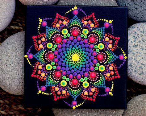 Mandala Dot Art, Terracotta Tile, Mandala Painted Rocks, Mandala Rock Art, Mandala Canvas, Painted Mandala, Design Mandala, Mandala Artwork, Mandala Rocks