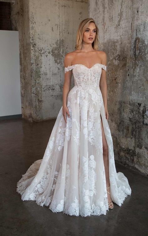 Fairy Tail Wedding, Off Shoulder Wedding Dress, Wedding Dress Flowy, Aline Wedding Dress, Pretty Wedding Dresses, Justin Alexander, Wedding Dresses Corset, Dream Wedding Ideas Dresses, Wedding Dresses Romantic